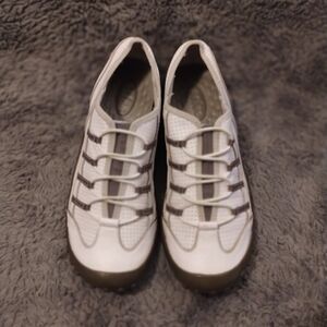 Privo by Clarks Women’s Slip-On Sneakers Size 9 White Gray Comfort Shoes